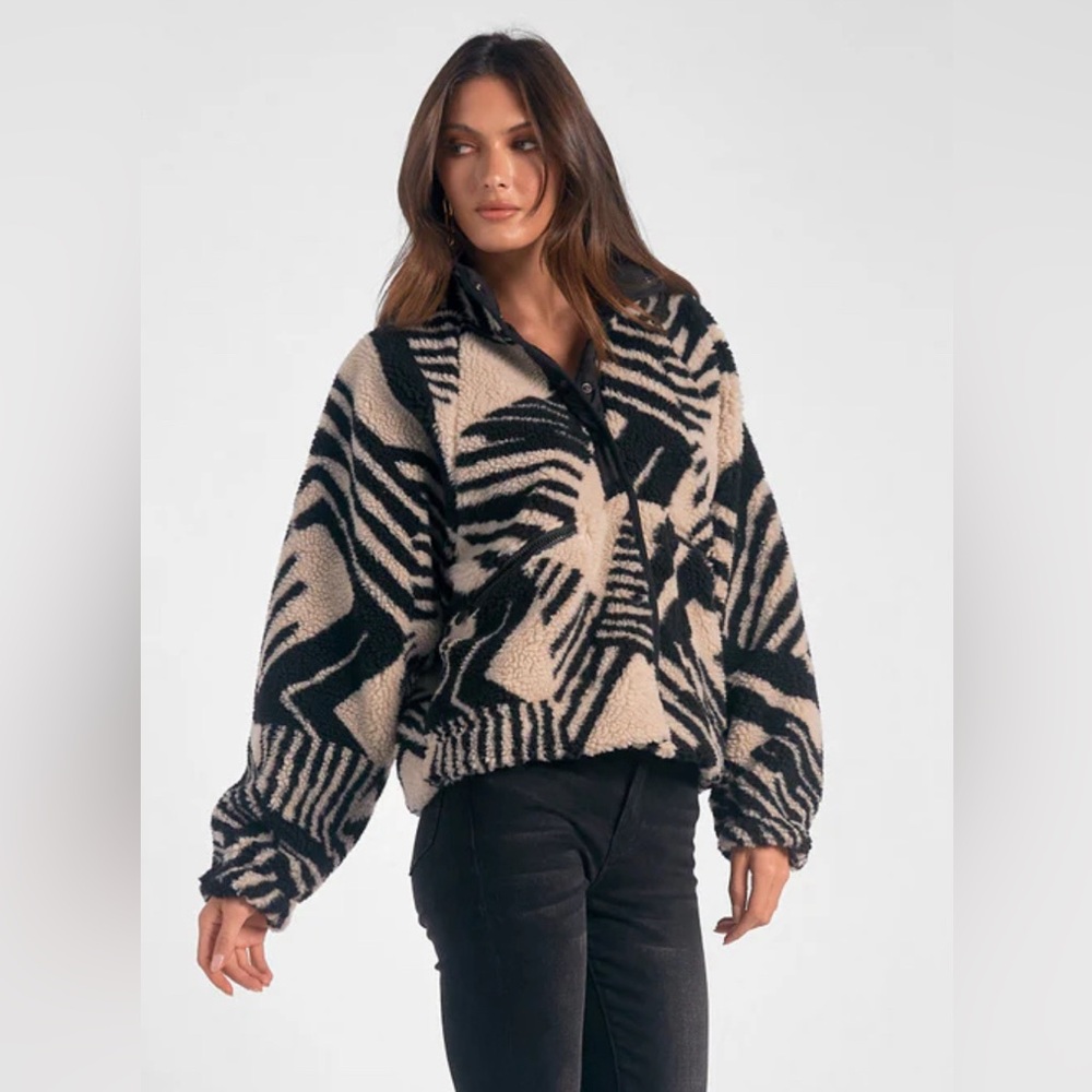 Elan-NWT size Medium. Ember Sherpa Coat